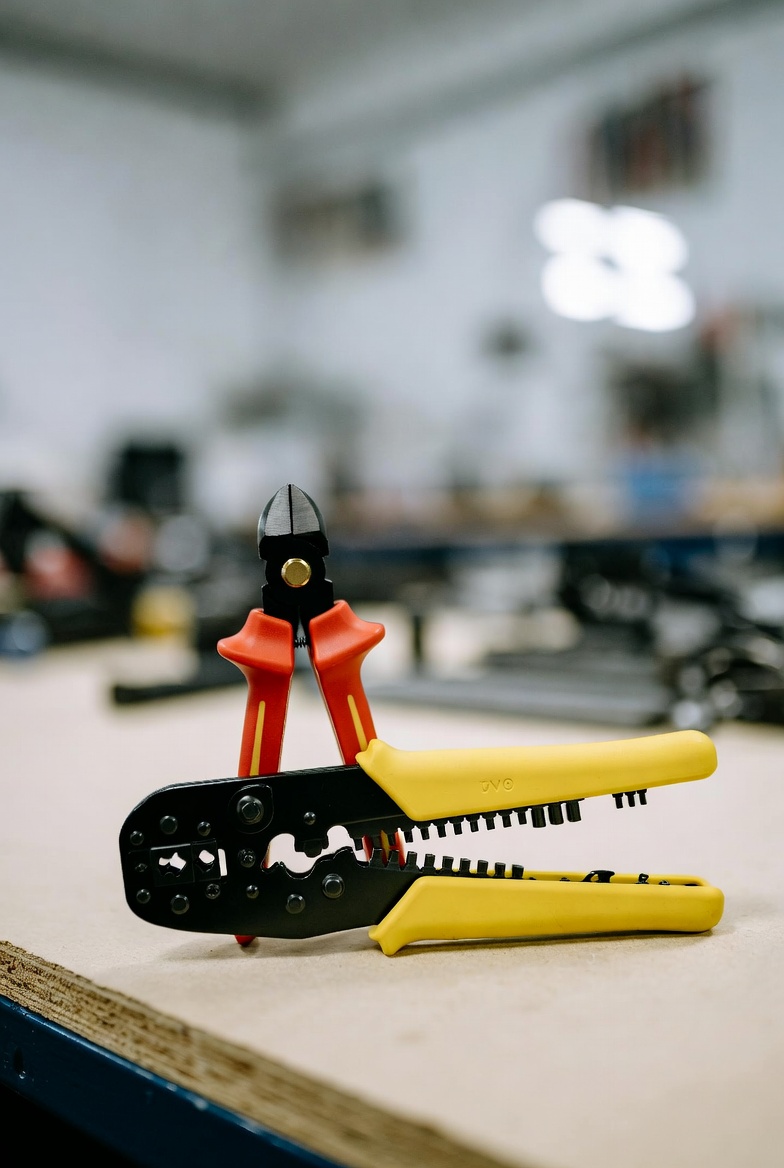 Cable Cutting and Crimping Tool